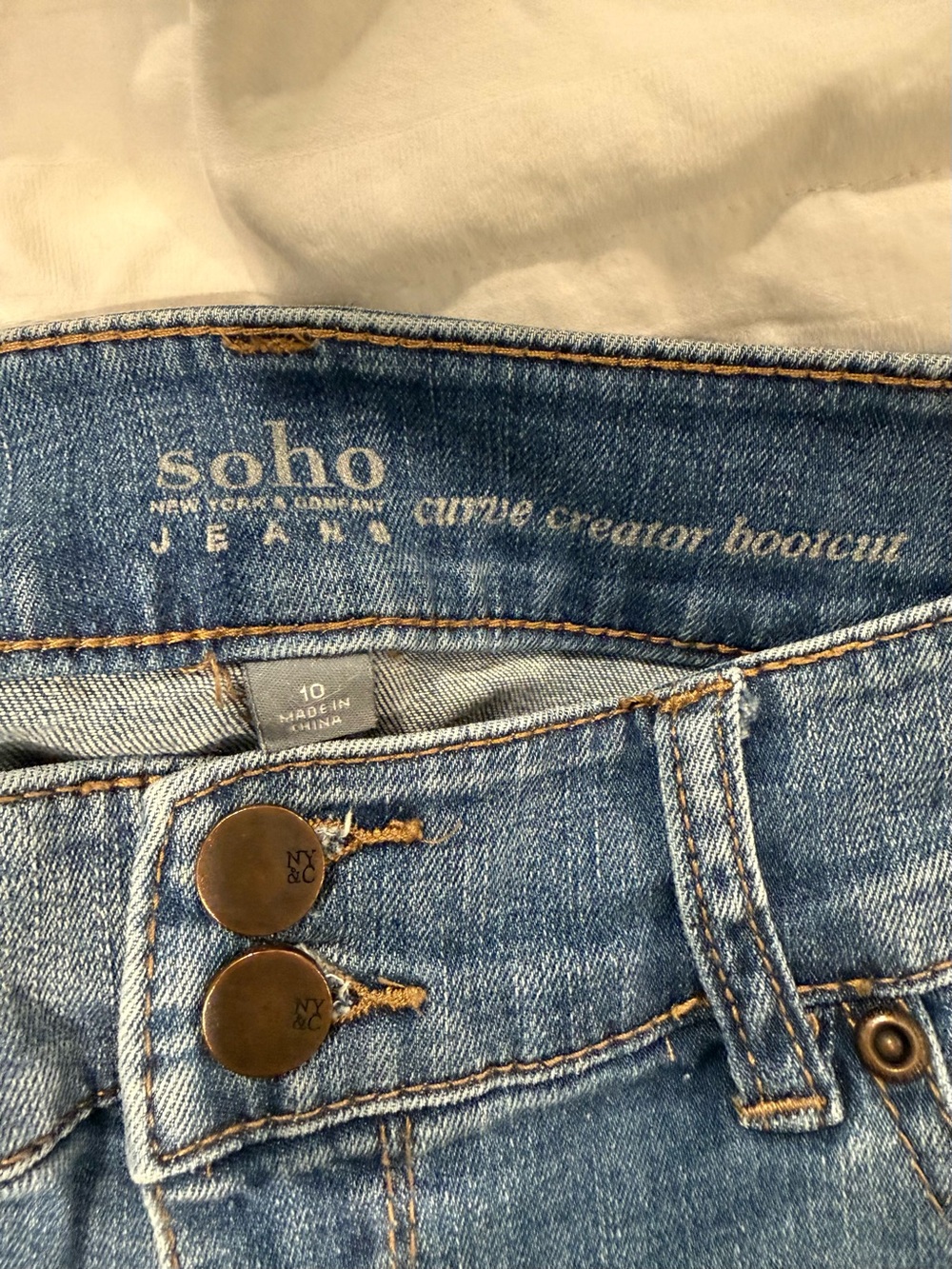 New York & Co Soho Curve Creator Bootcut Jeans in Medium Blue Denim Size 10